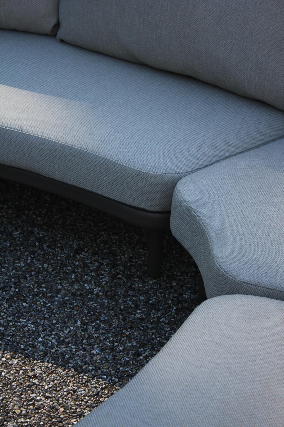 4 Seasons Outdoor Piacenza 6 Seat Corner set Pebble Hat140x90cm Ceramic Table