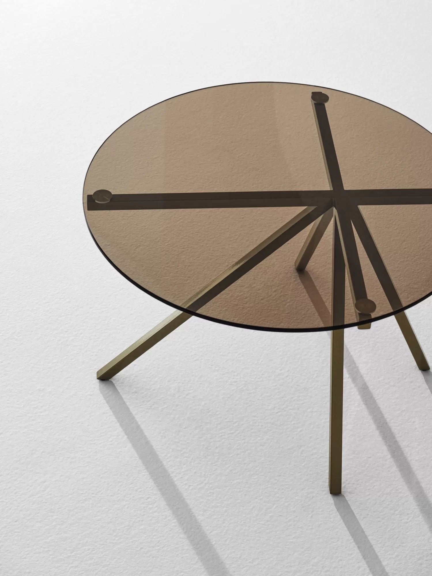 Ray Coffee table with lacquered metal frame and top in Glass