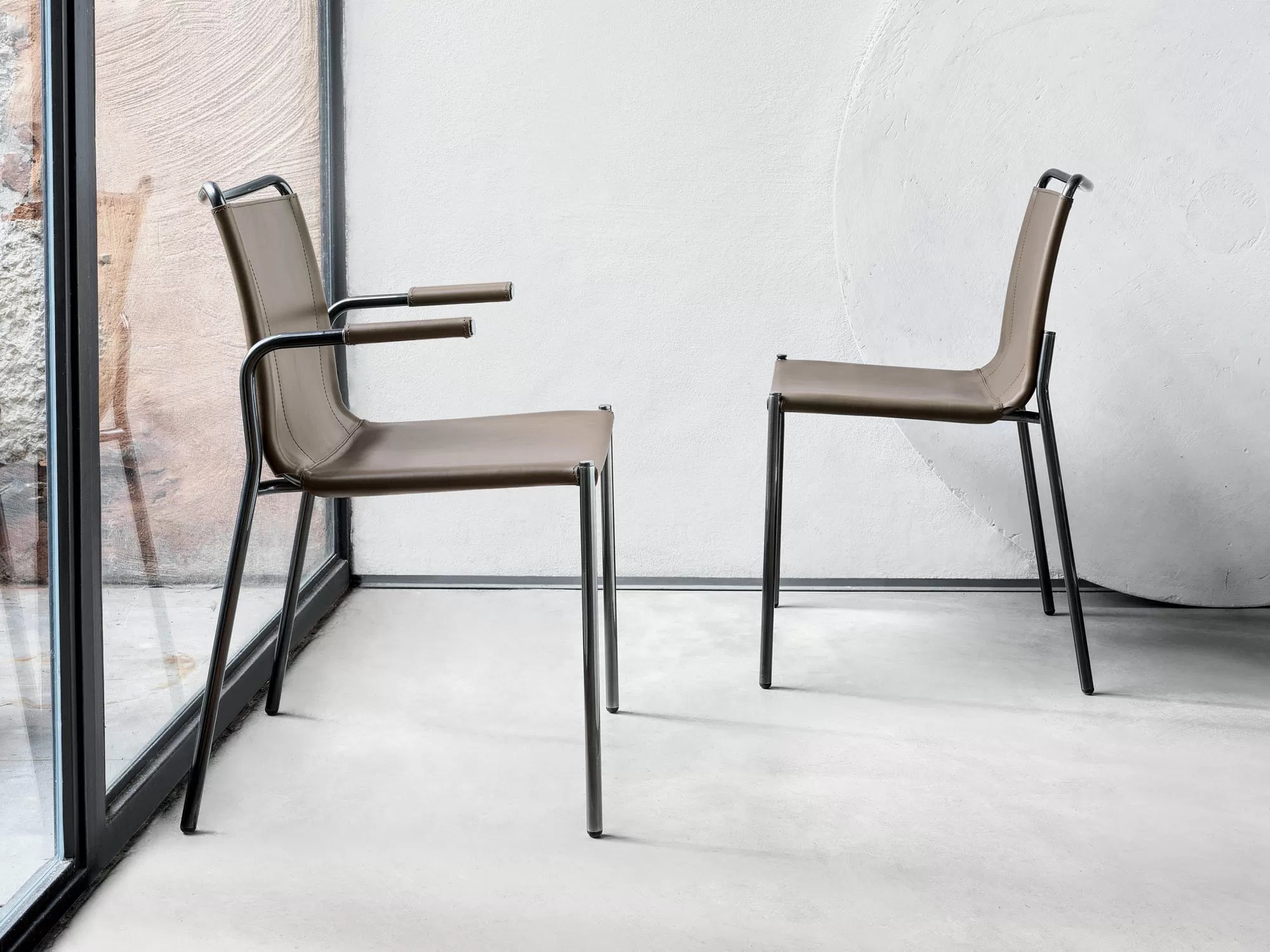 Bontempi Casa Shape Chair With Arms And Solid Wood Frame