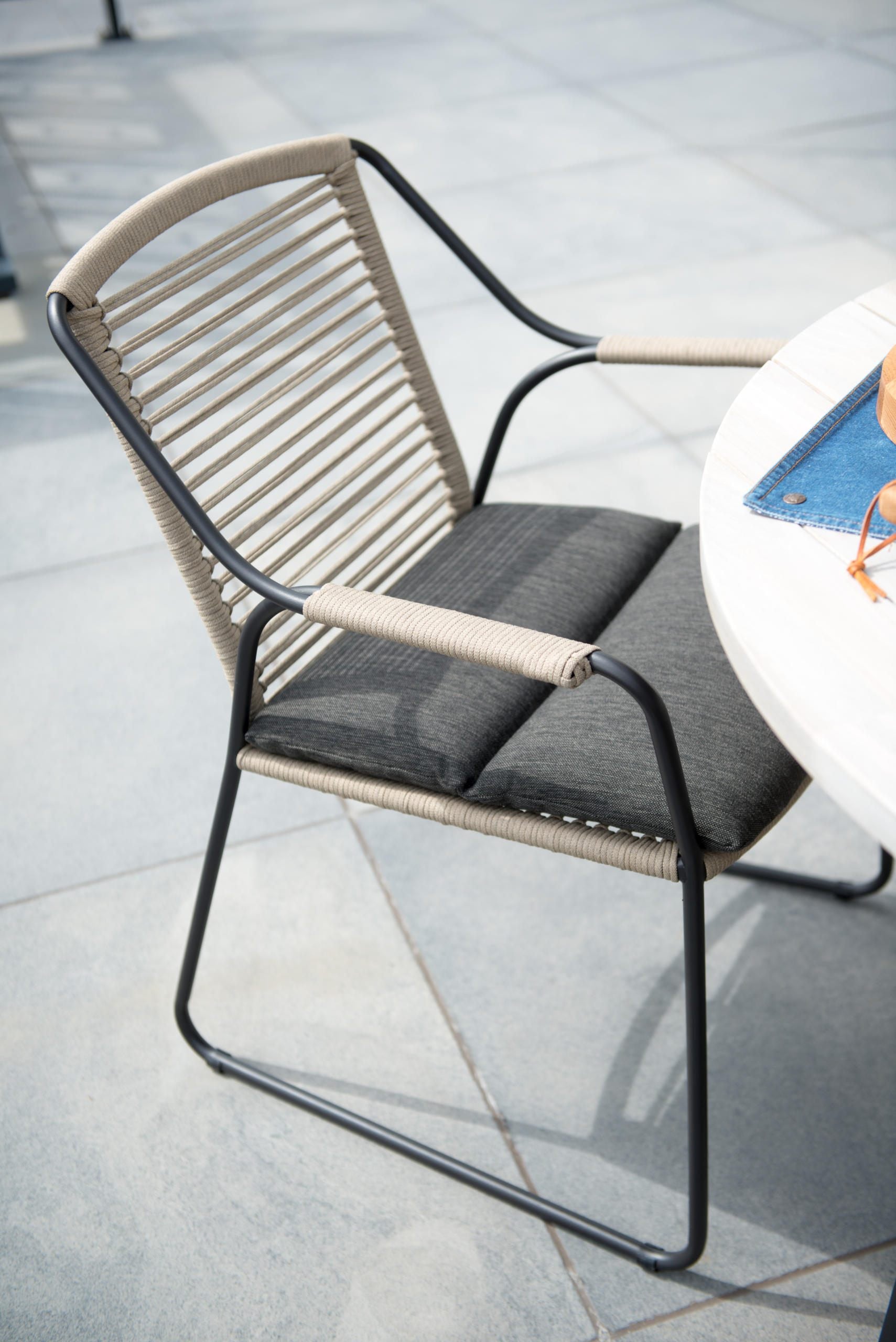 4 Seasons Outdoor Scandic 4 Seat Dining With Derby 130cm Table