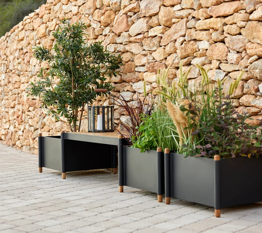 Cane-line Sticks bench with 2 planters