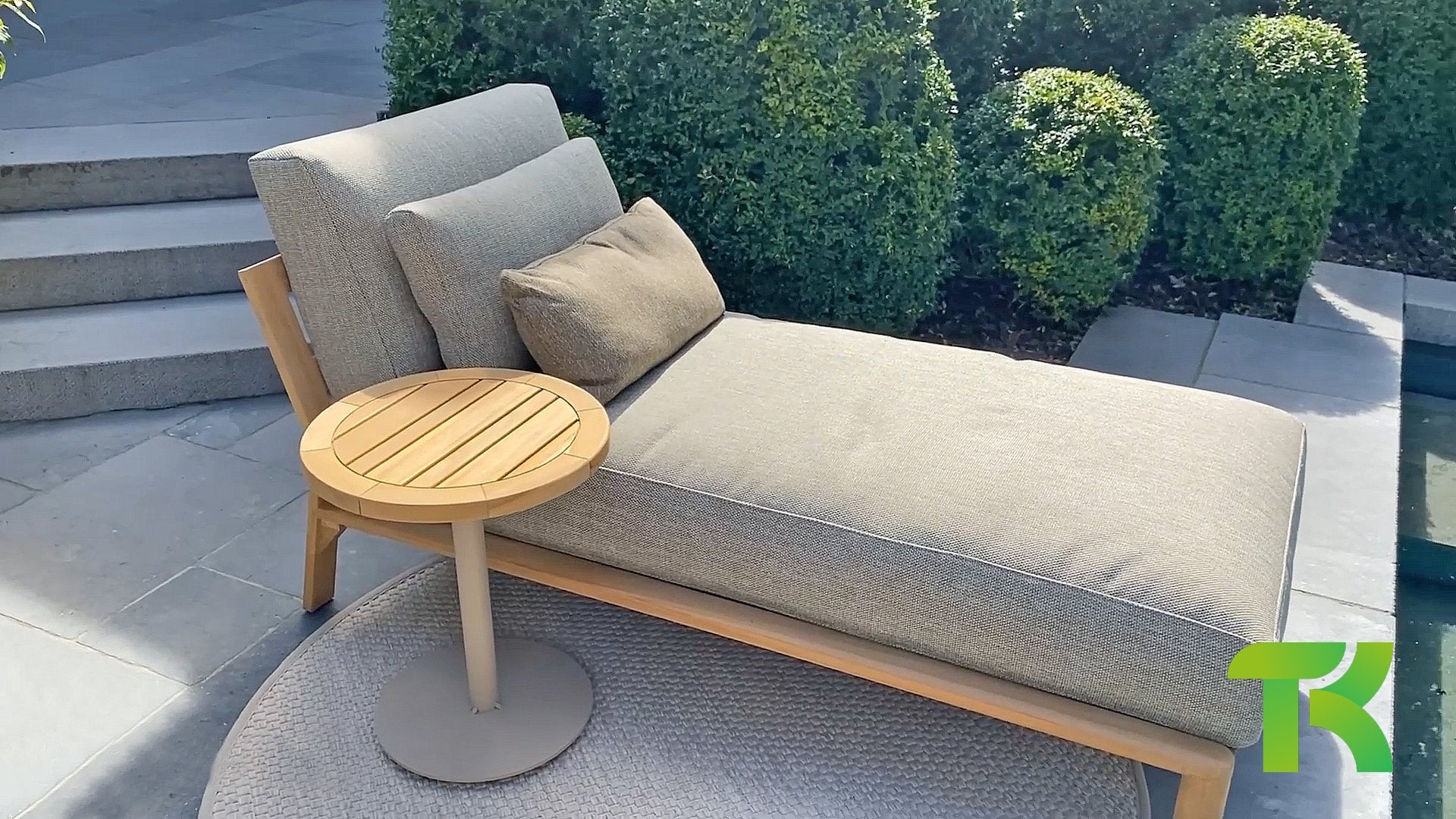 4 Seasons Outdoor Lucas Daybed with Volta Side Table