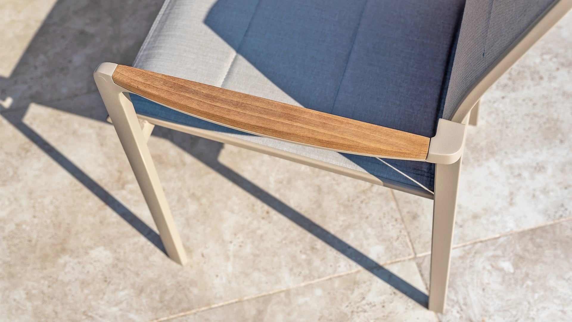 4 Seasons Outdoor Cortina stacking chair latte