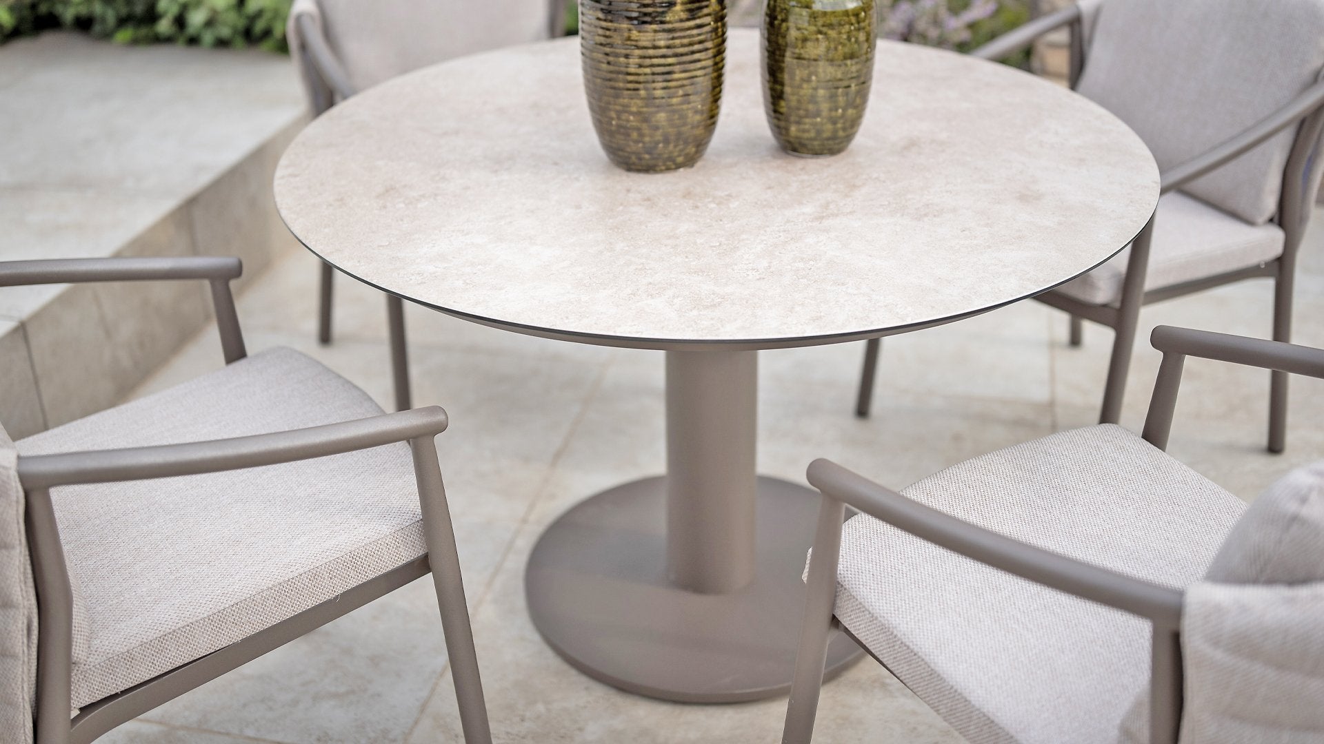 4 Seasons Outdoor Piacenza terre dining chair with 2 cushions