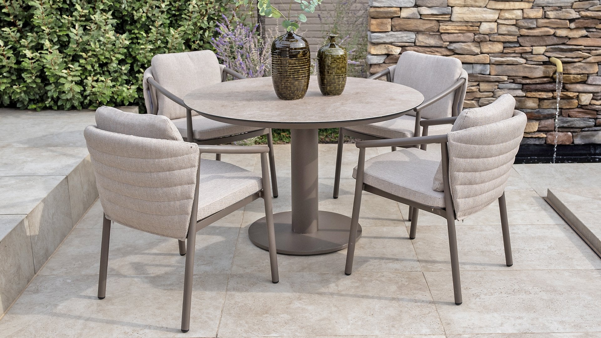 4 Seasons Outdoor Piacenza terre dining chair with 2 cushions