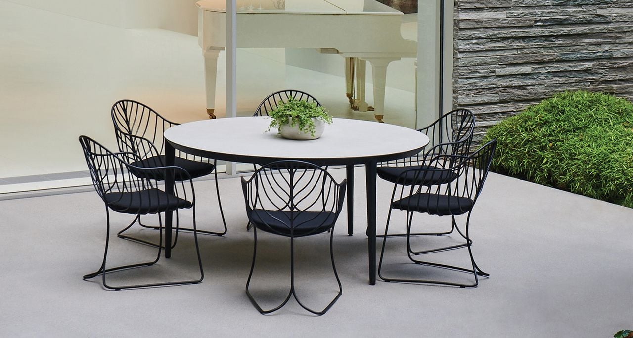 U-Nite Table 150x150cm Sand With Ceramic Tabletop In Black