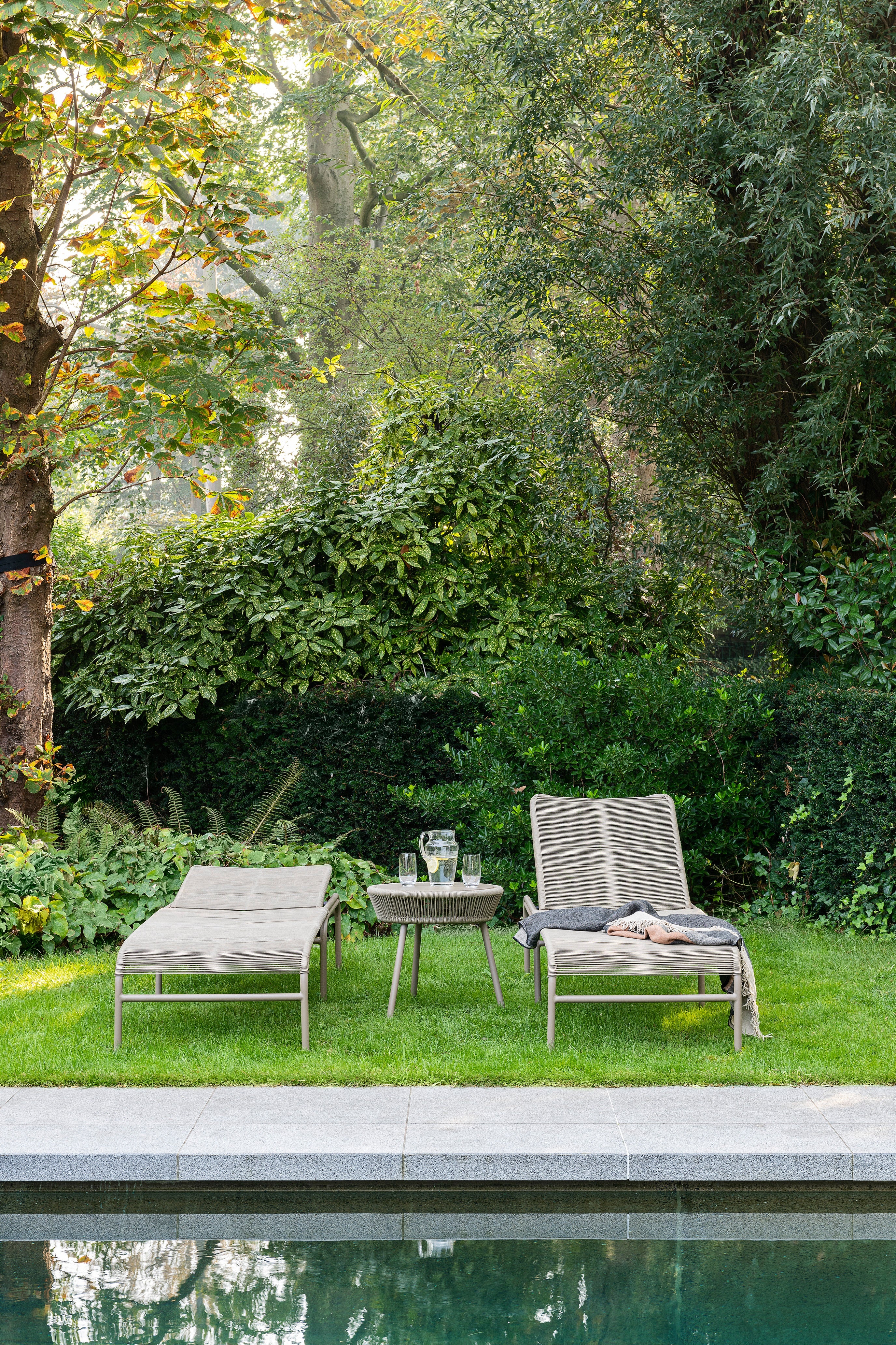 Loop Sunlounger | Premium Outdoor Lounge Chair | Vincent Sheppard ...