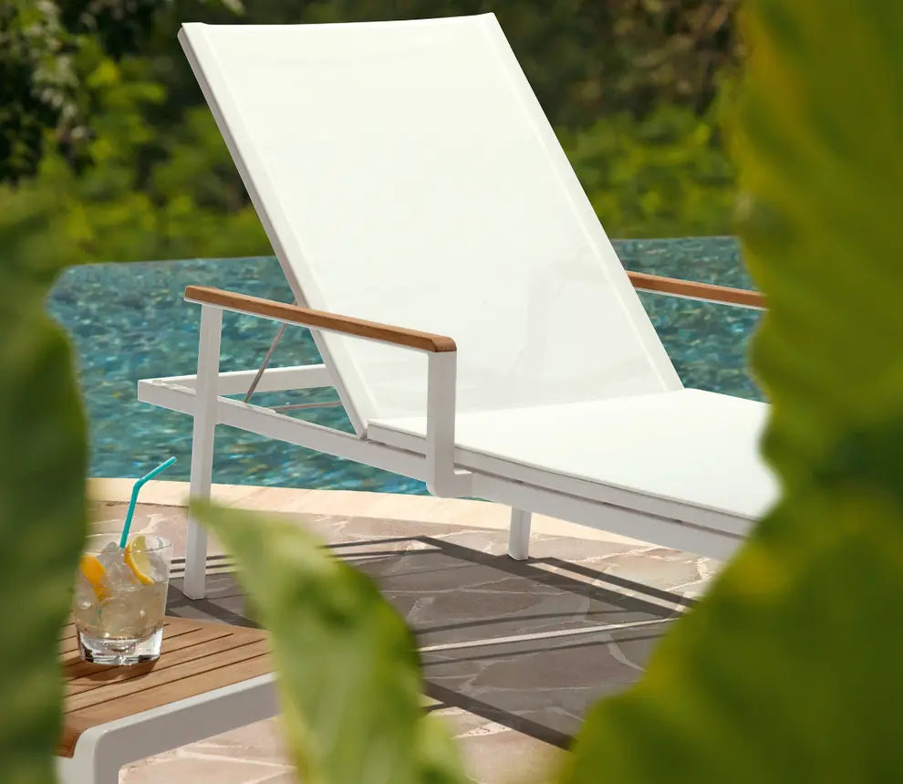 Barlow Tyrie Aura Occasional Lounger