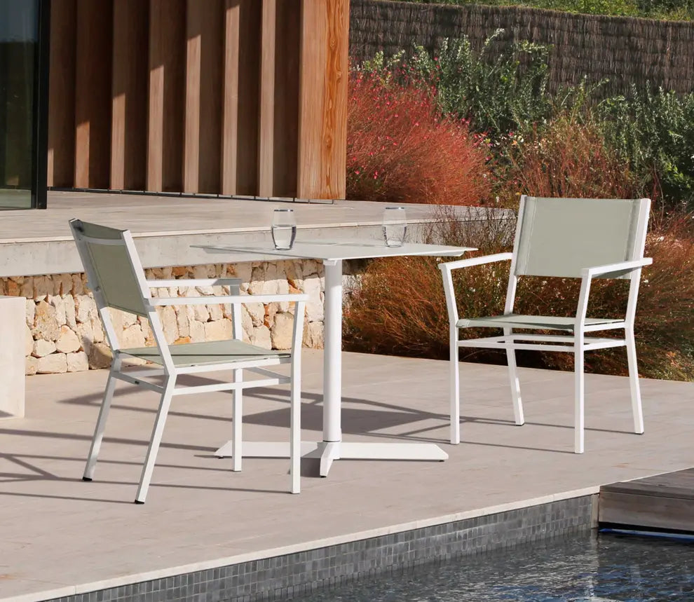 Barlow Tyrie Equinox Dining Carver - Powder Coated