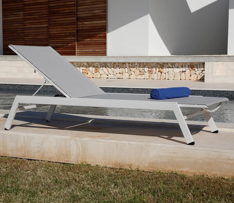 Barlow Tyrie Equinox Occasional Lounger - Powder Coated