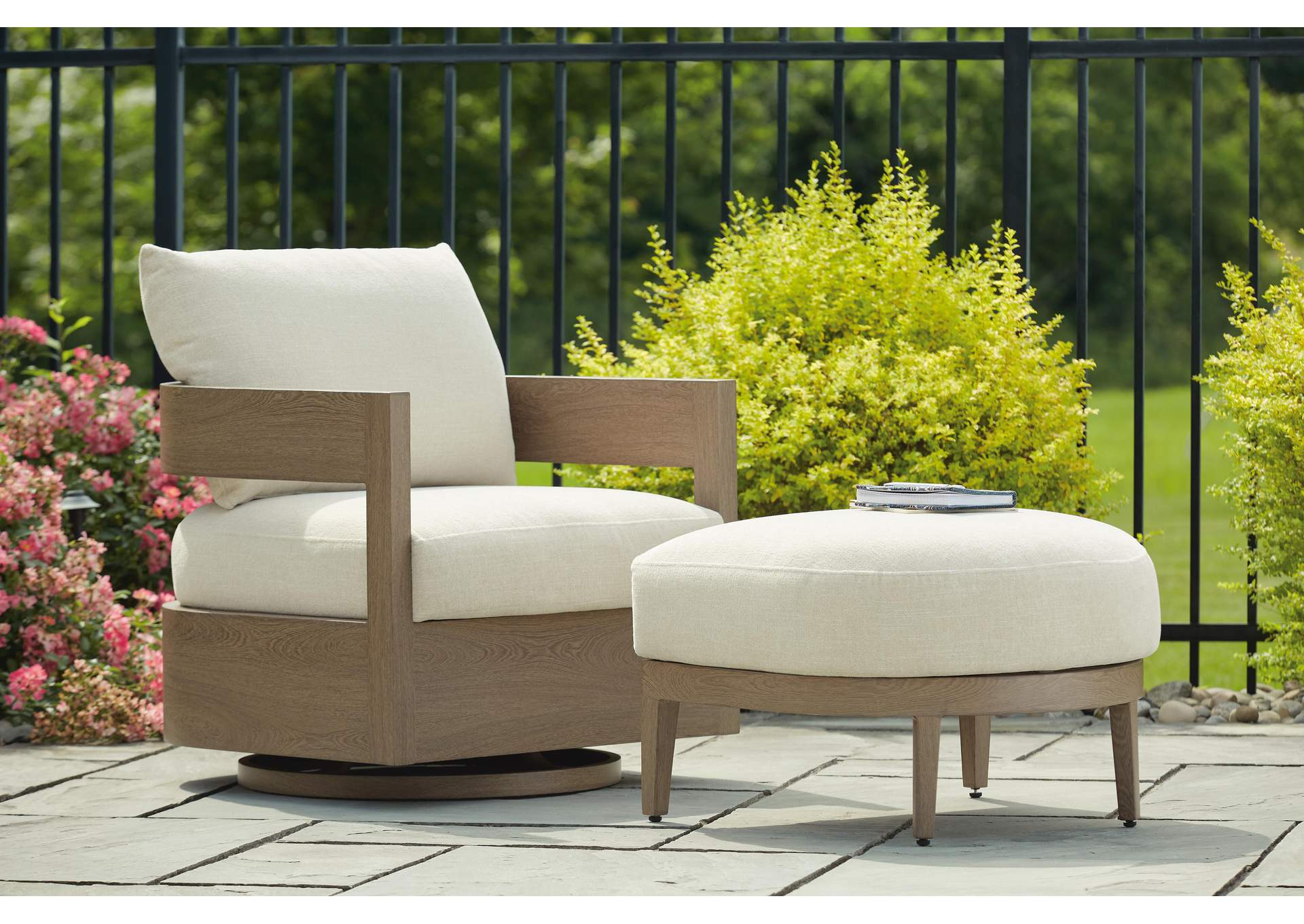 Gloster Bay Ottoman