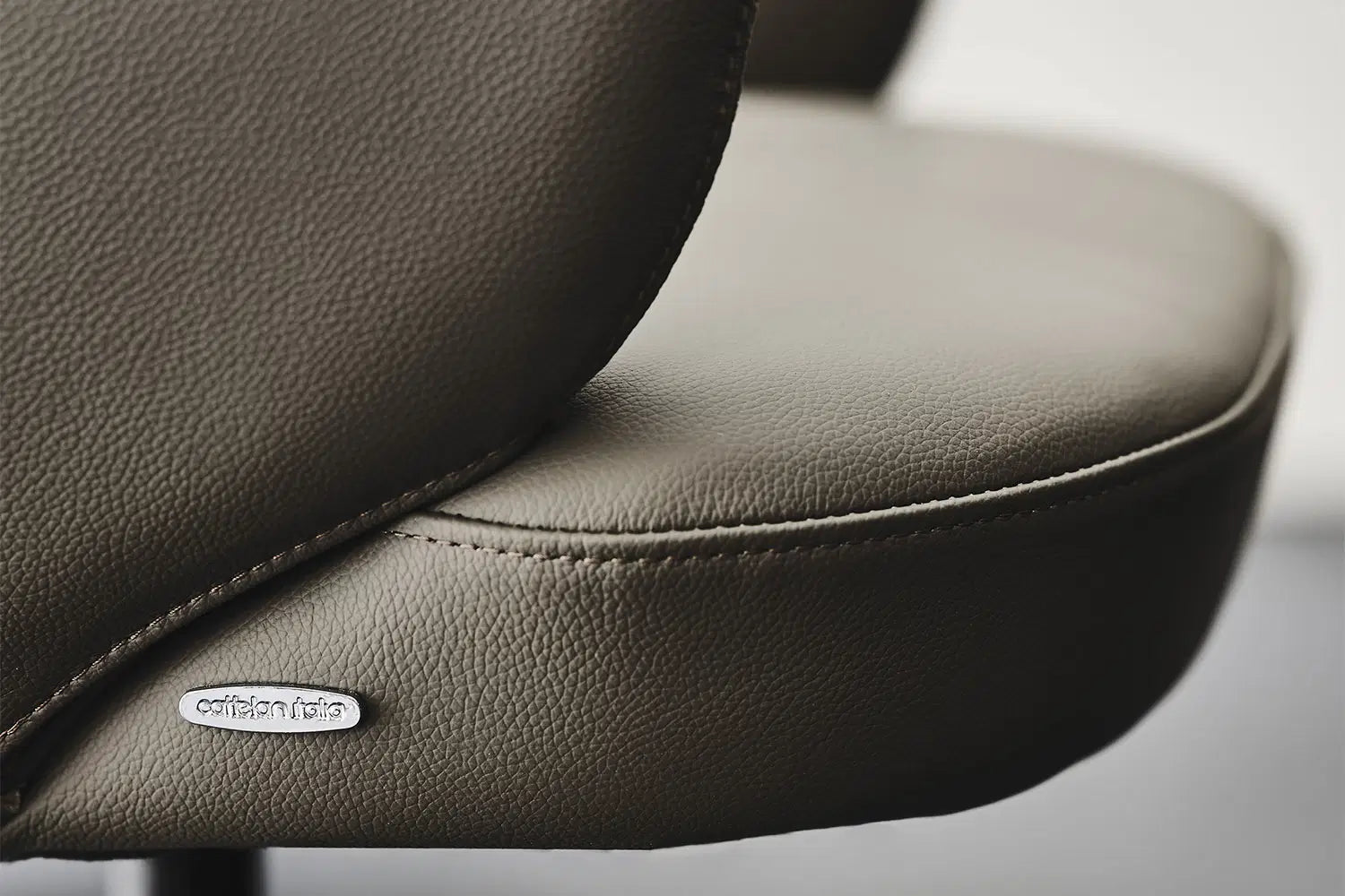 Cattelan Italia Bombè X Swivel Dining Armchair – Fabric & Synthetic Leather