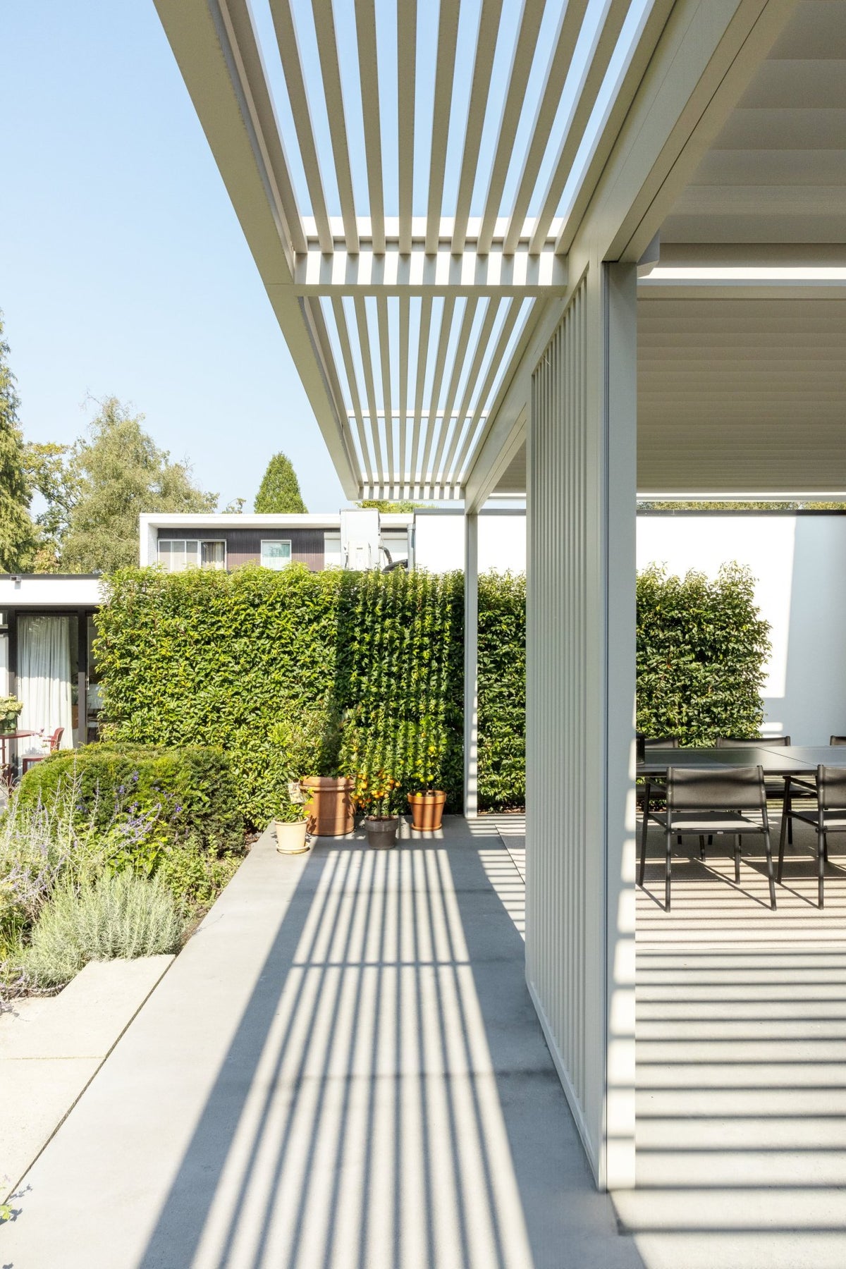 Bright Summer Terrace Umbris Pergola – project photograph 07