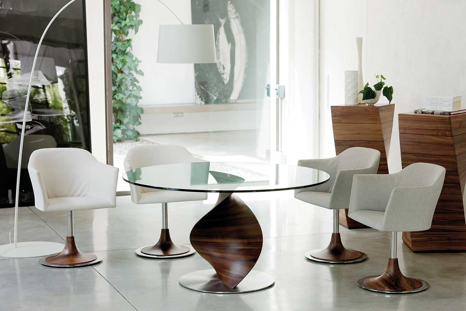 Porada Elika Elliptical Glass Dining Table