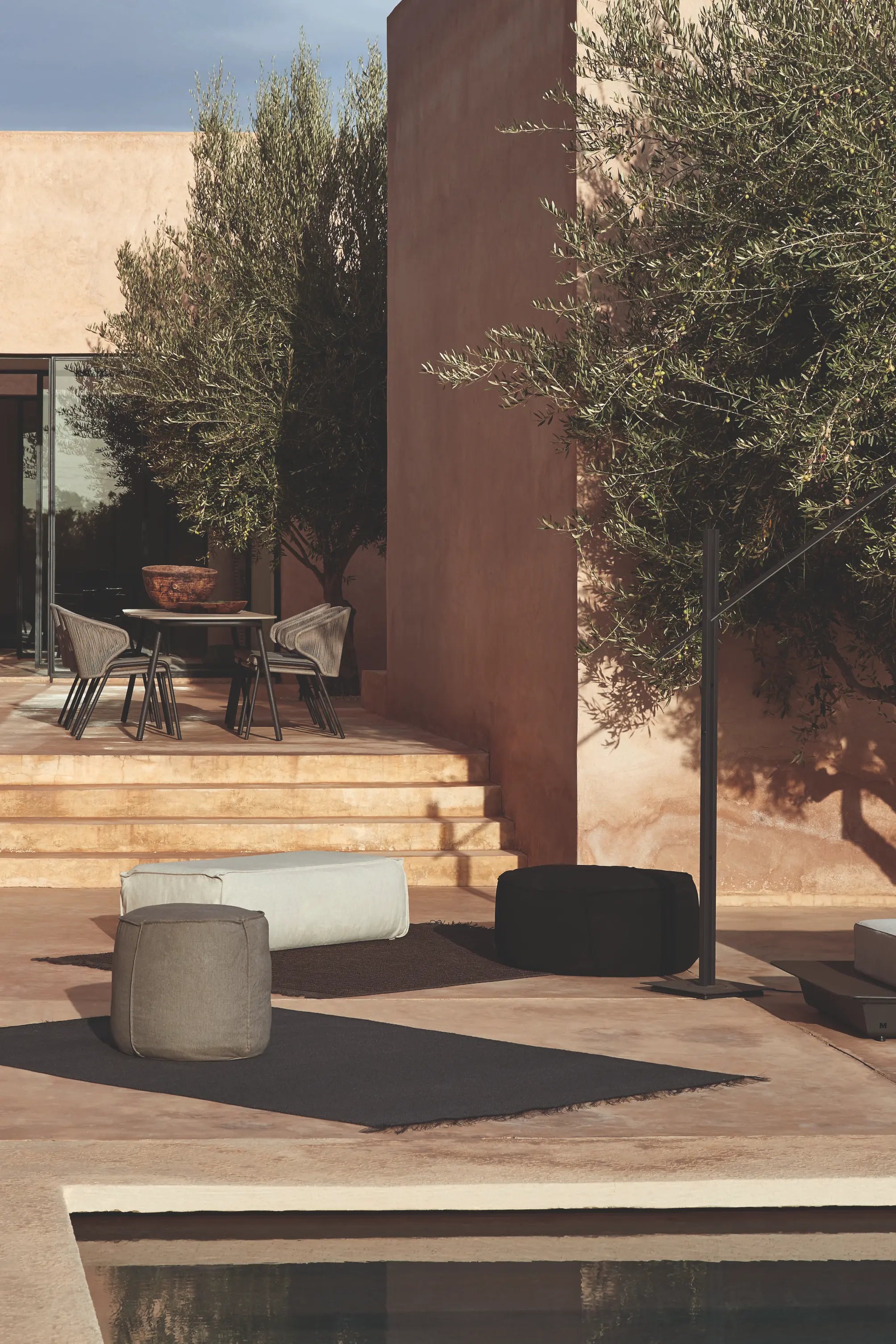 Manutti Touch Circular Pouf With 52 cm Width