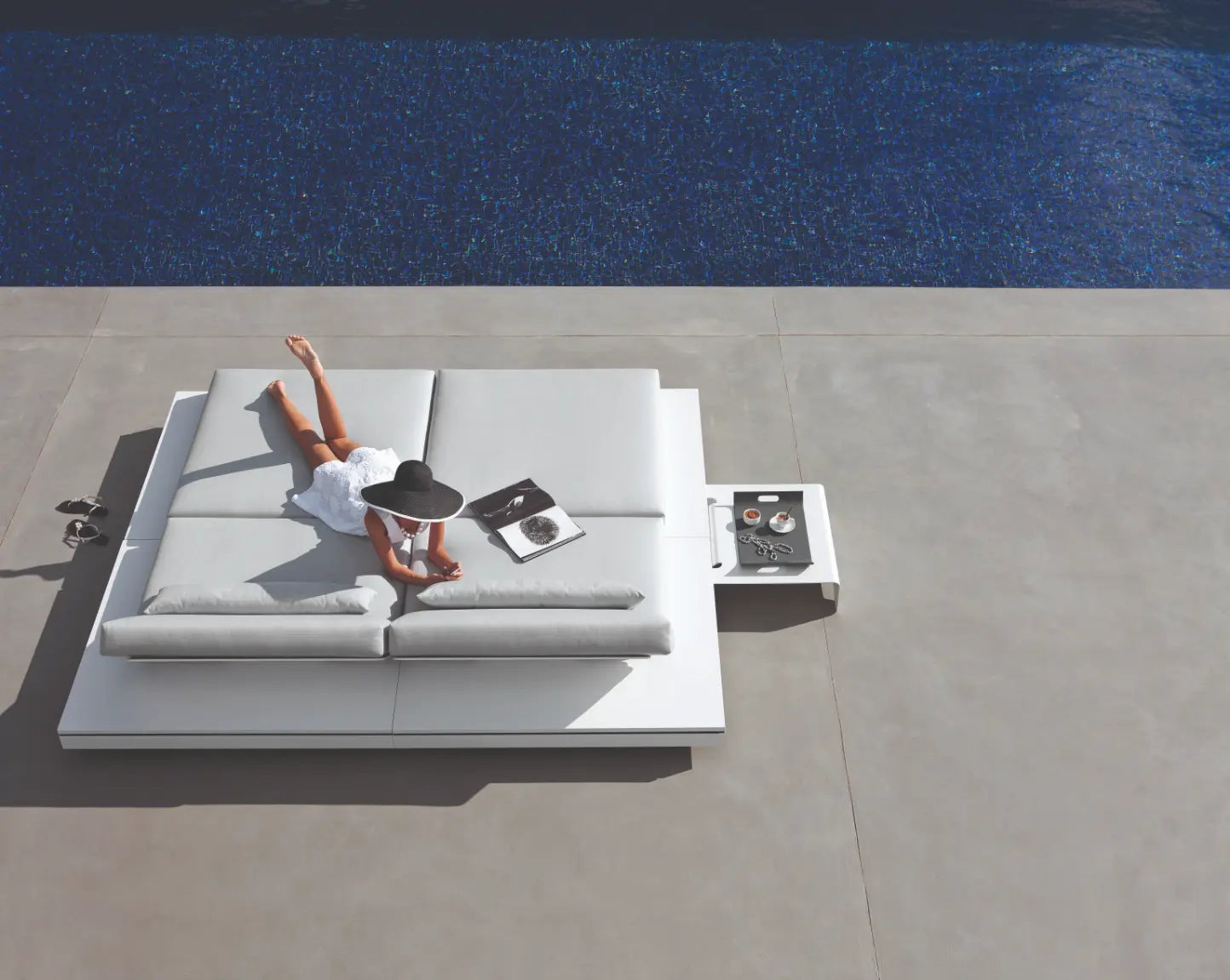 Manutti Elements Daybed