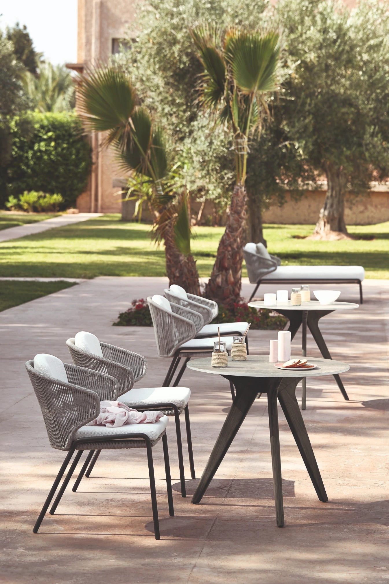 Manutti Torsa Bistro Table Round Ø80 × 73h cm