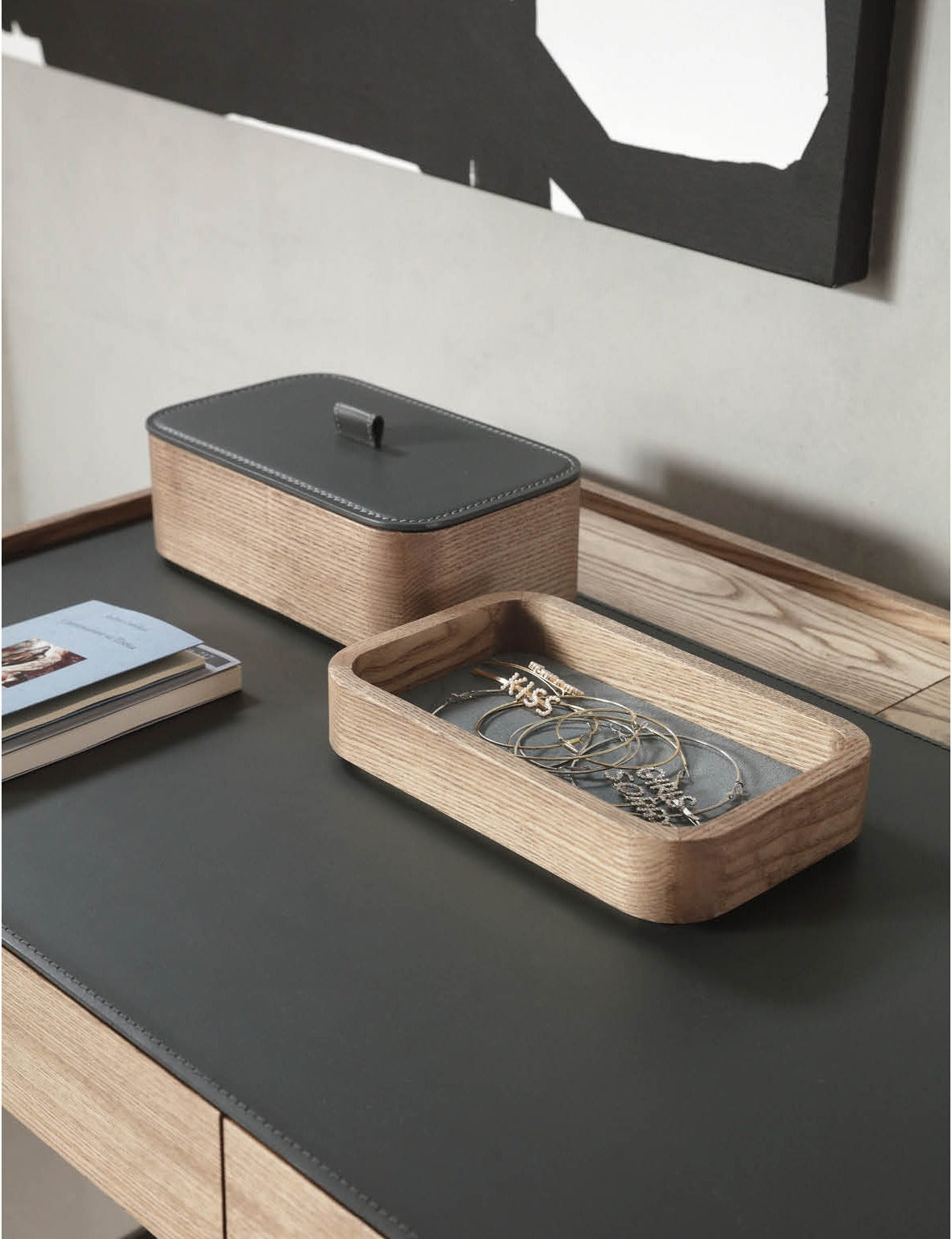 Porada Dafto Writing Desk