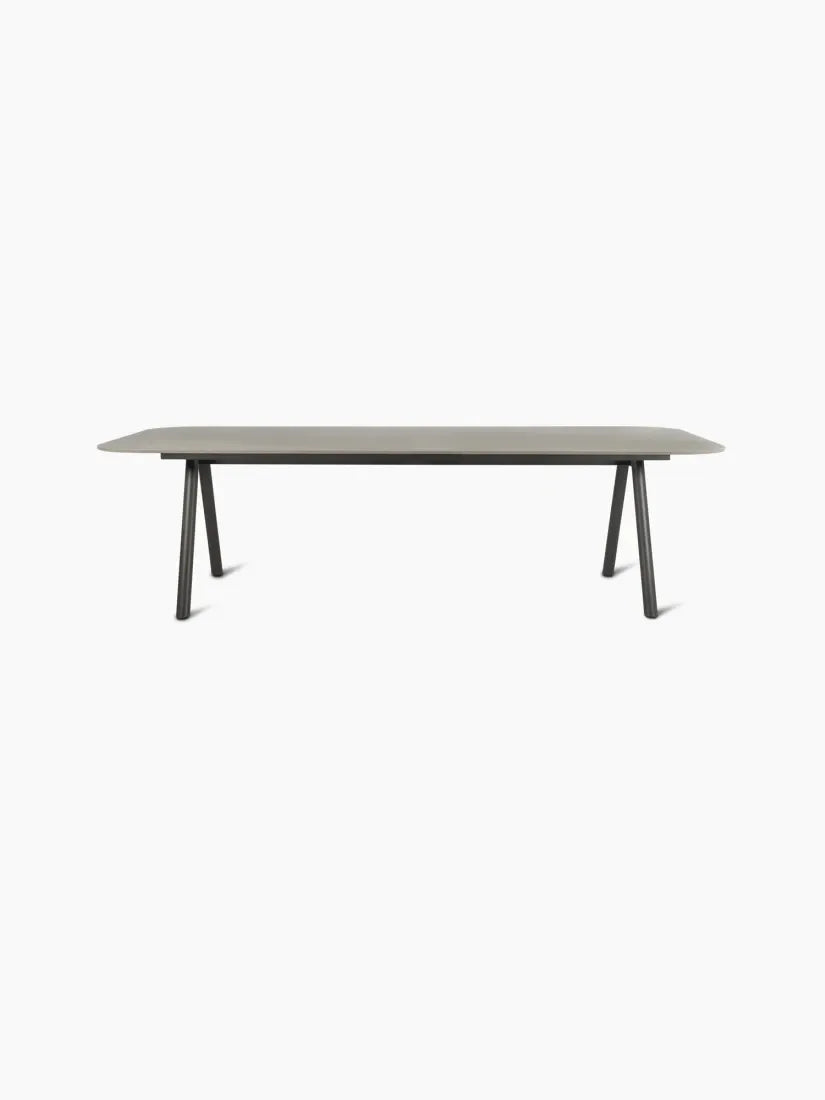 Vincent Sheppard Kodo dining table