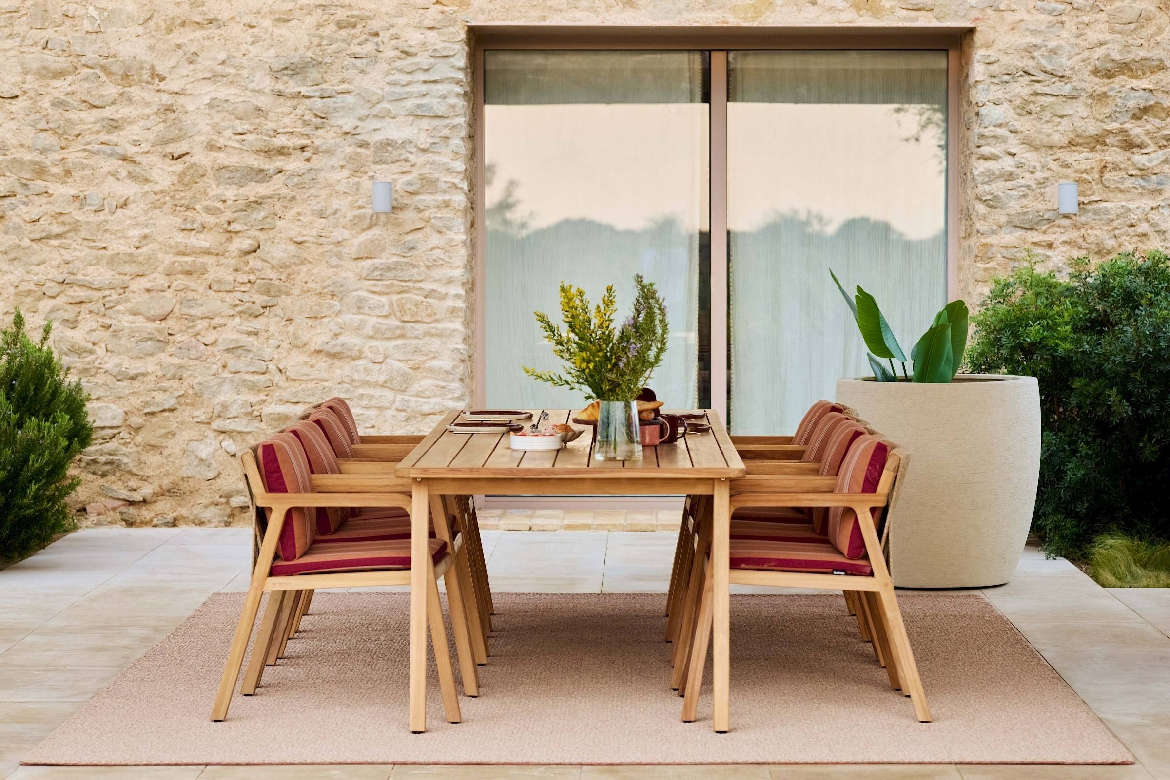 Jardinico | Kaia Dining Tables