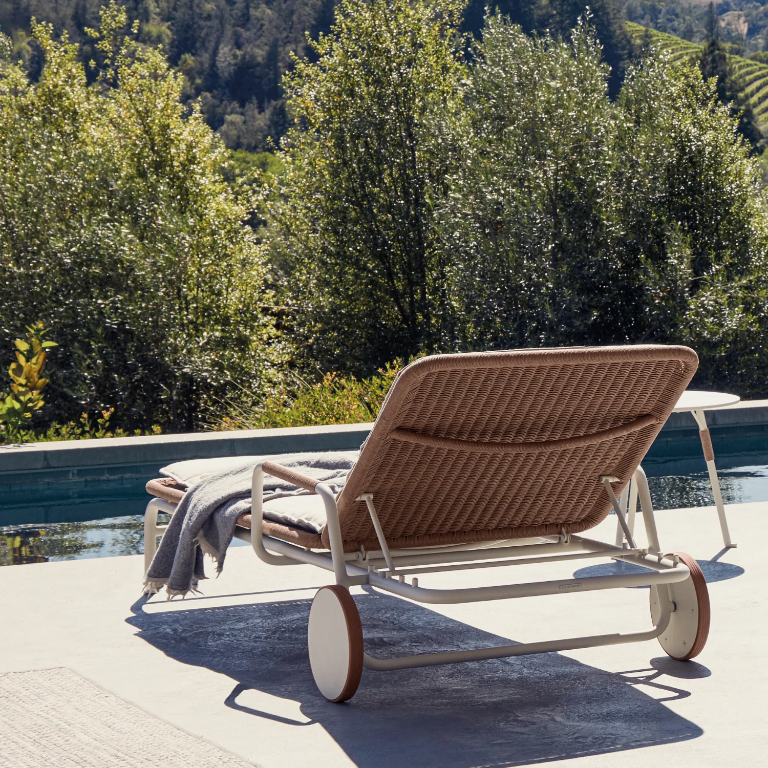 Gloster Fresco Sunlounger