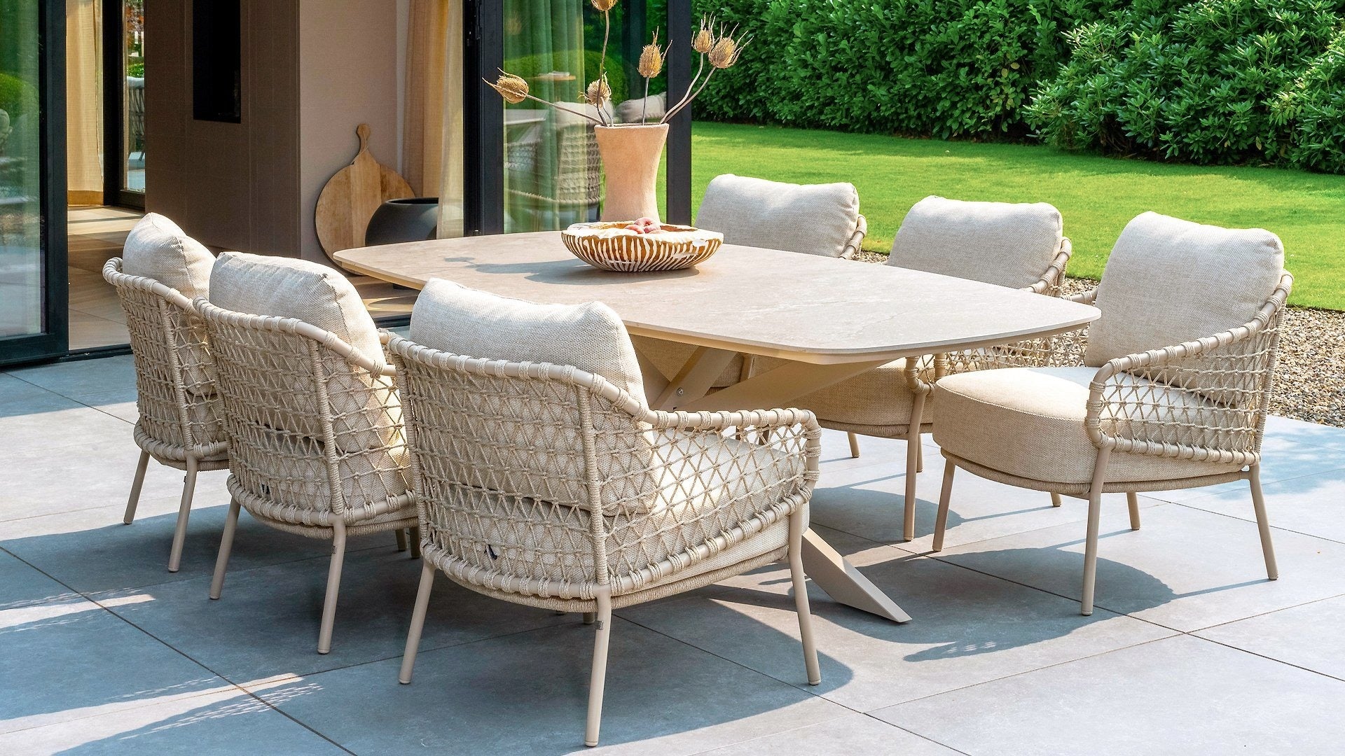 4 Seasons Outdoor Sardinia Low Dining 6 Seat With Nevada Dining Table