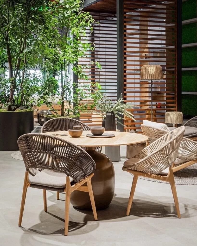 Gloster Kasha Round Dining Tables