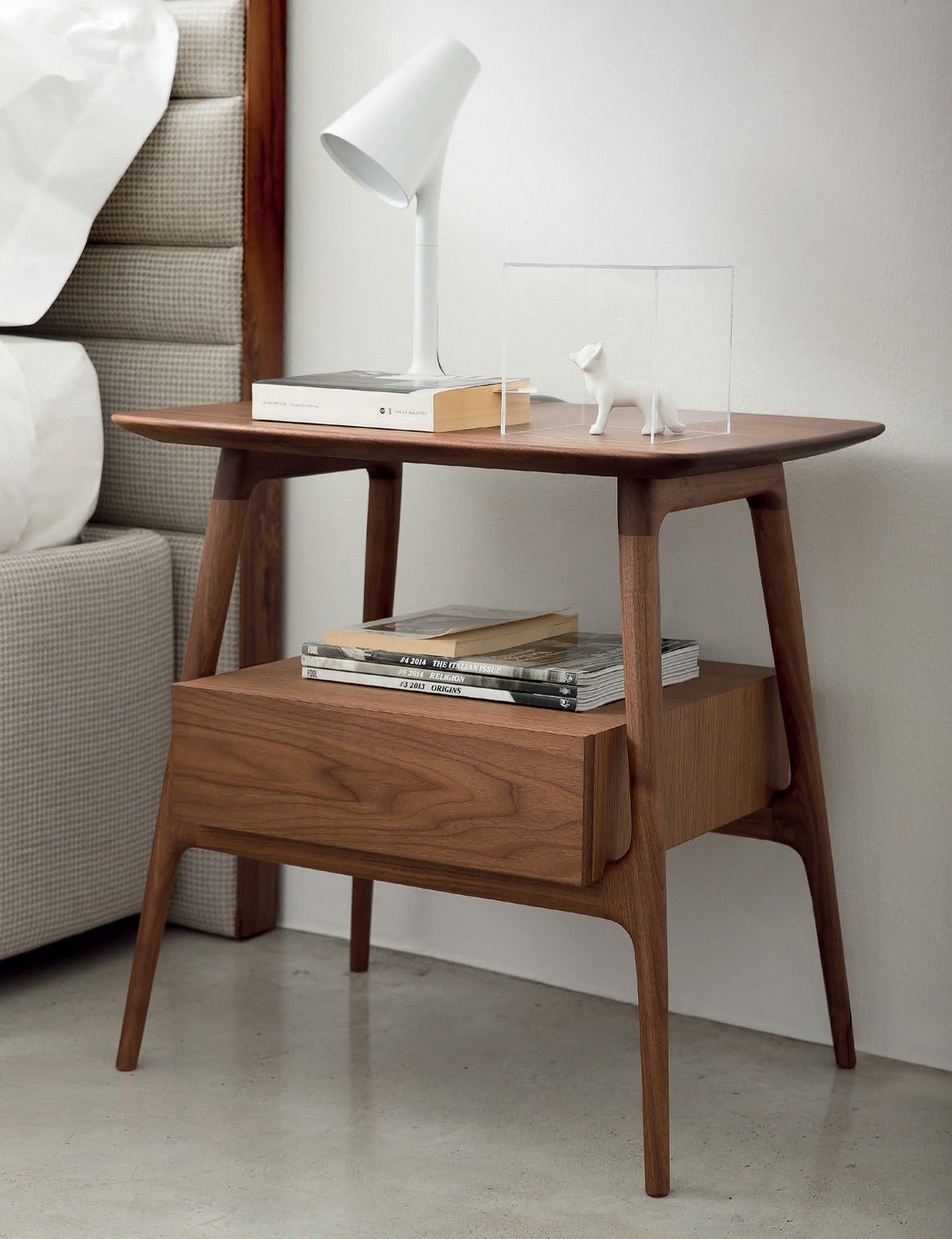 Porada Bilot Modern Nightstand