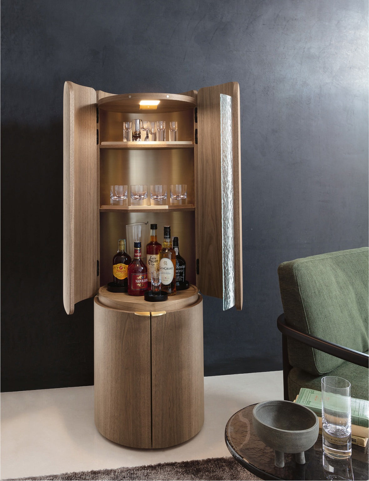 Porada Mary Modern Bar Cabinet