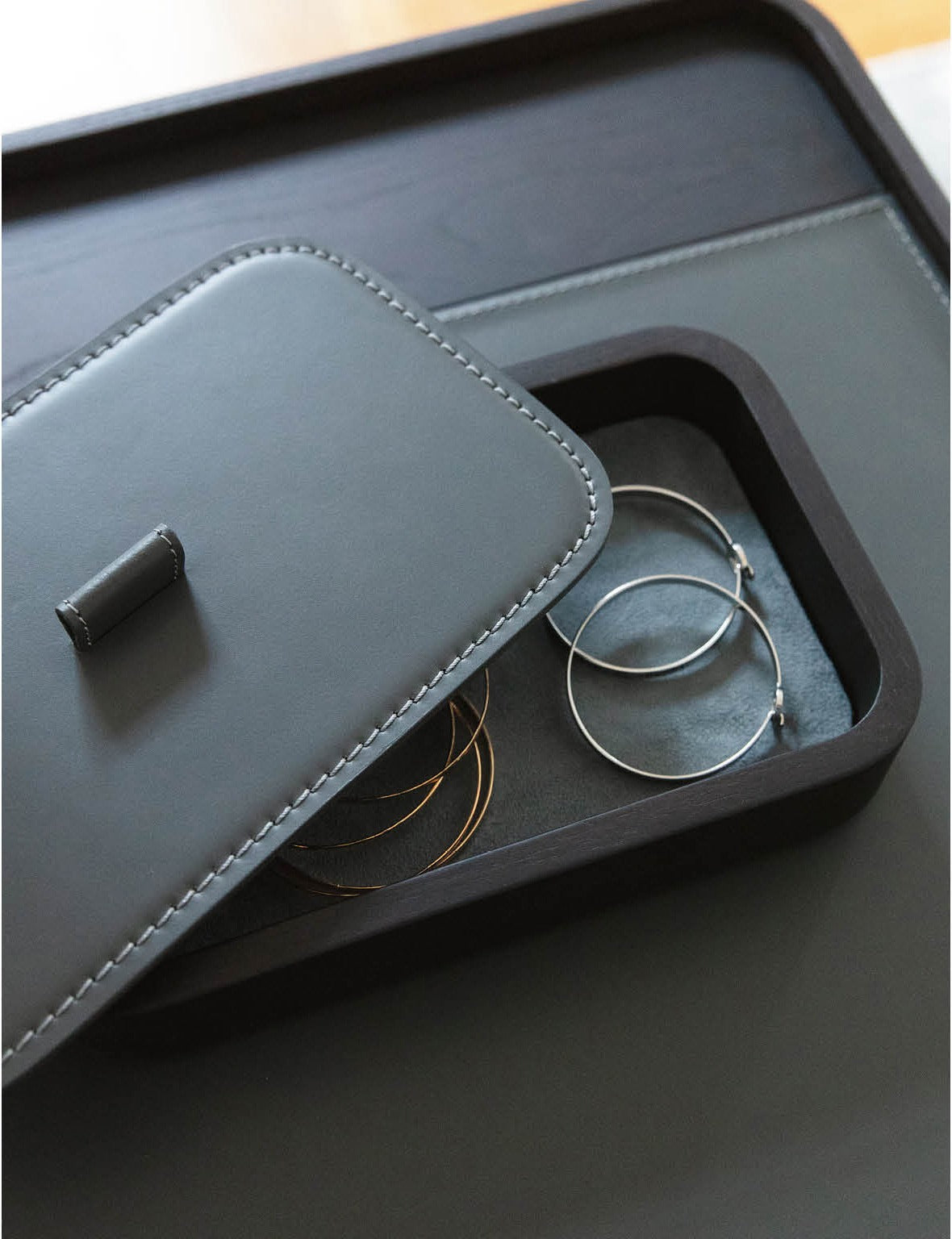 Porada Dafto Writing Desk