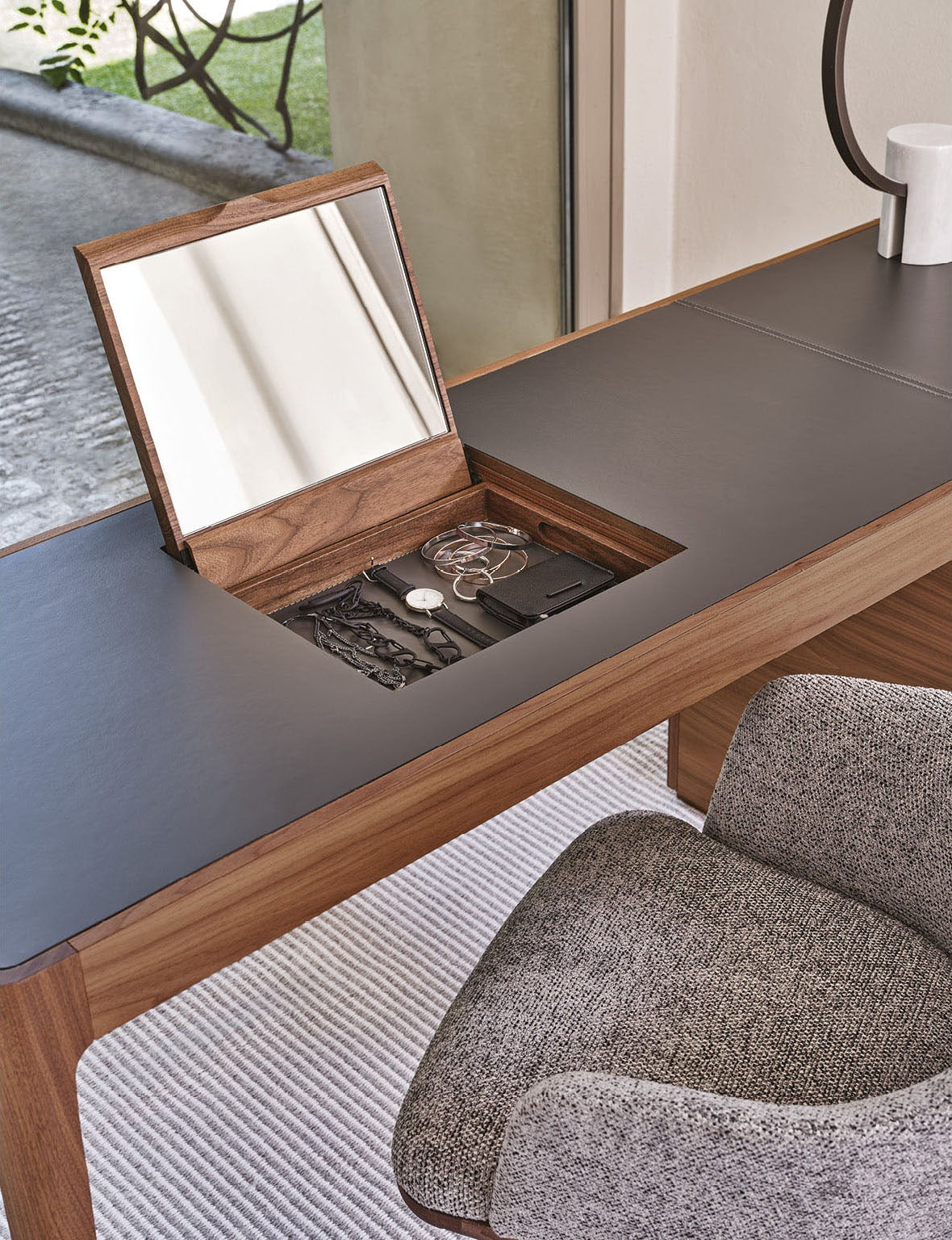 Porada Aphrodite Bijoux Writing Desk