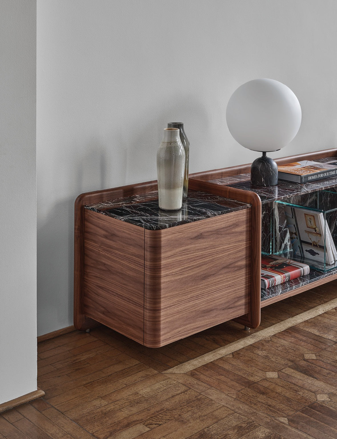 Porada Akeru sideboard