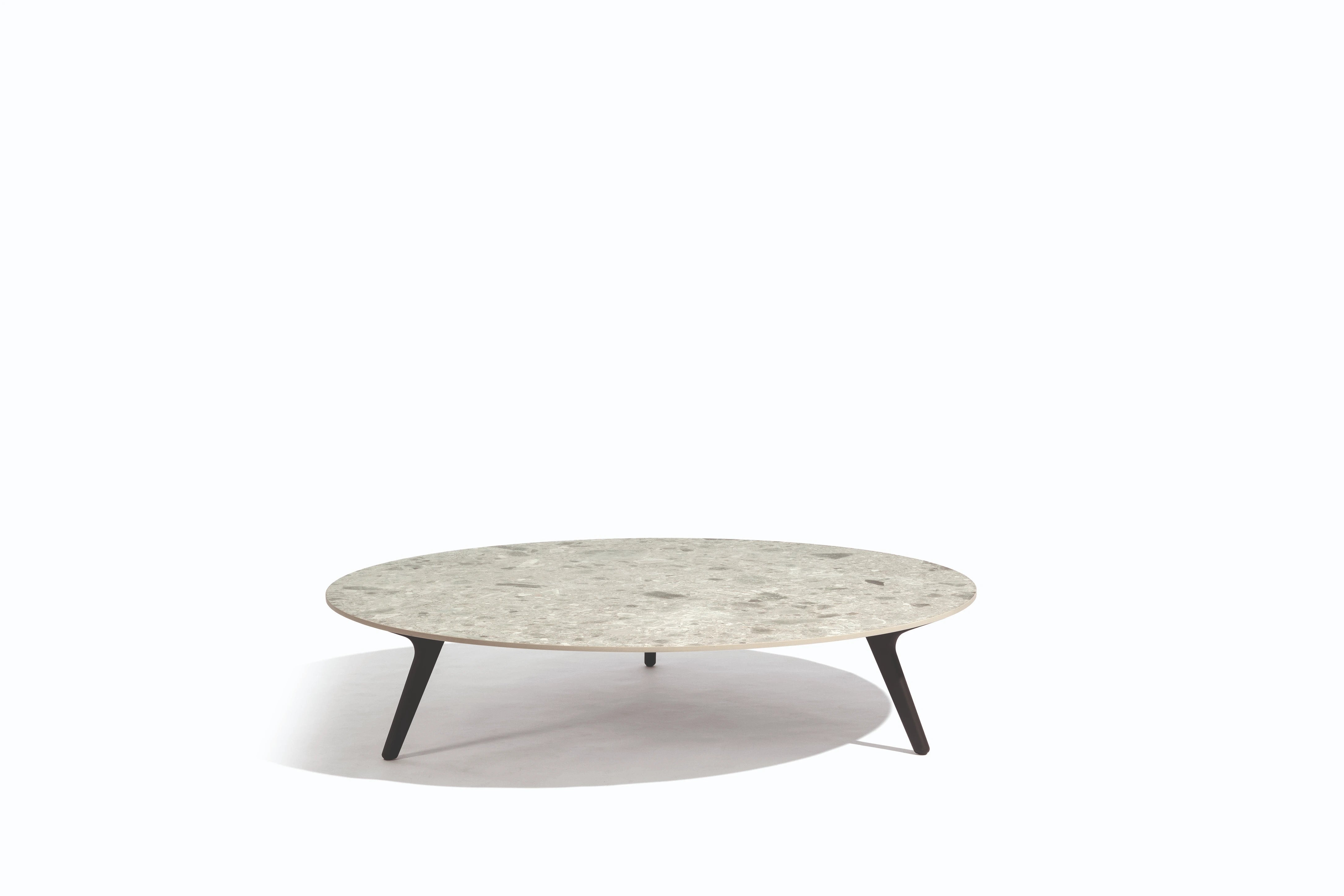 Manutti Torsa Coffee Table Round Ø148 × 30h cm