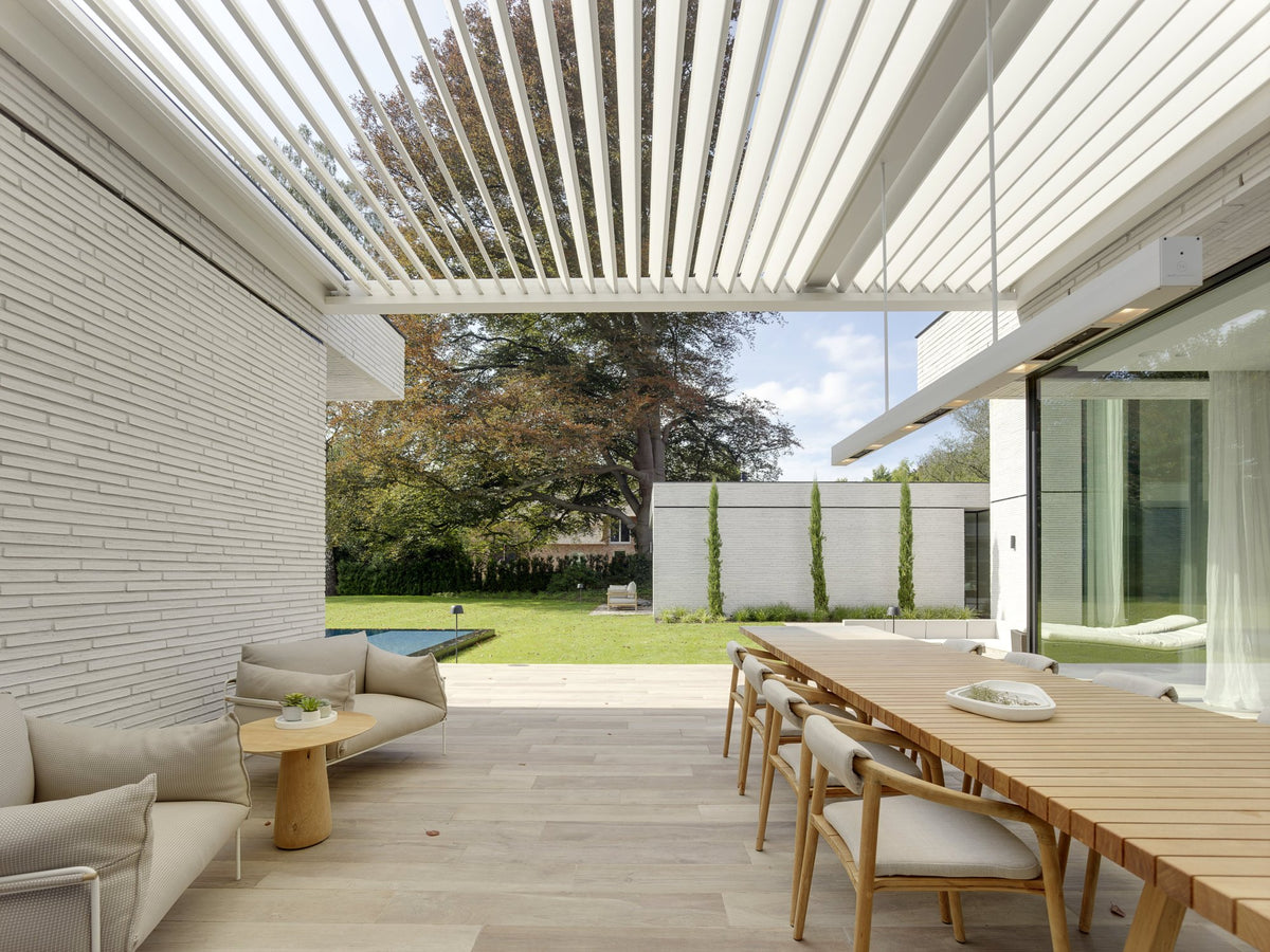 Modern Building Junction Umbris Pergola – project photograph 05
