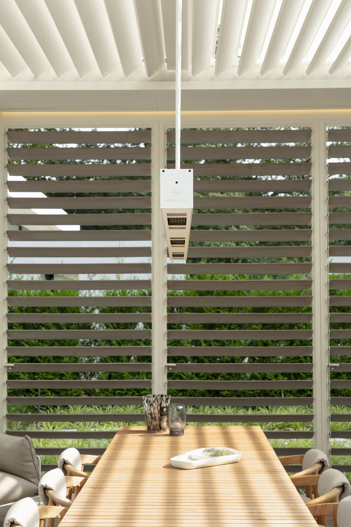 Modern Building Junction Umbris Pergola – project photograph 10