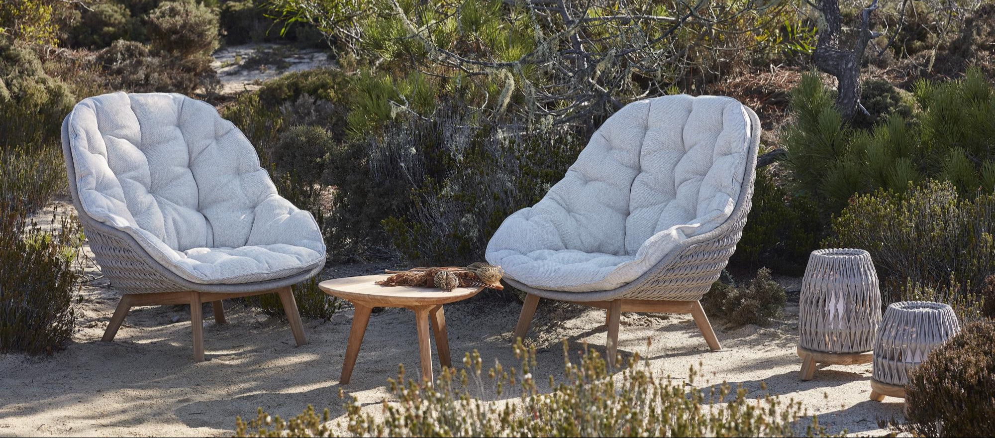 Manutti Sandua Lounge Set With Tsuki Side Table - 50% Off