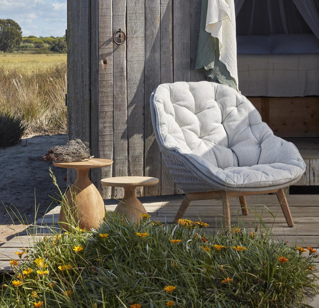 Manutti Sandua Lounge Set With Tsuki Side Table - 50% Off