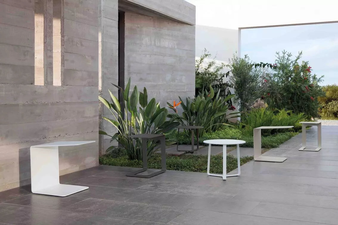 Manutti Lina Open Side Table 44 × 32 × 45h cm