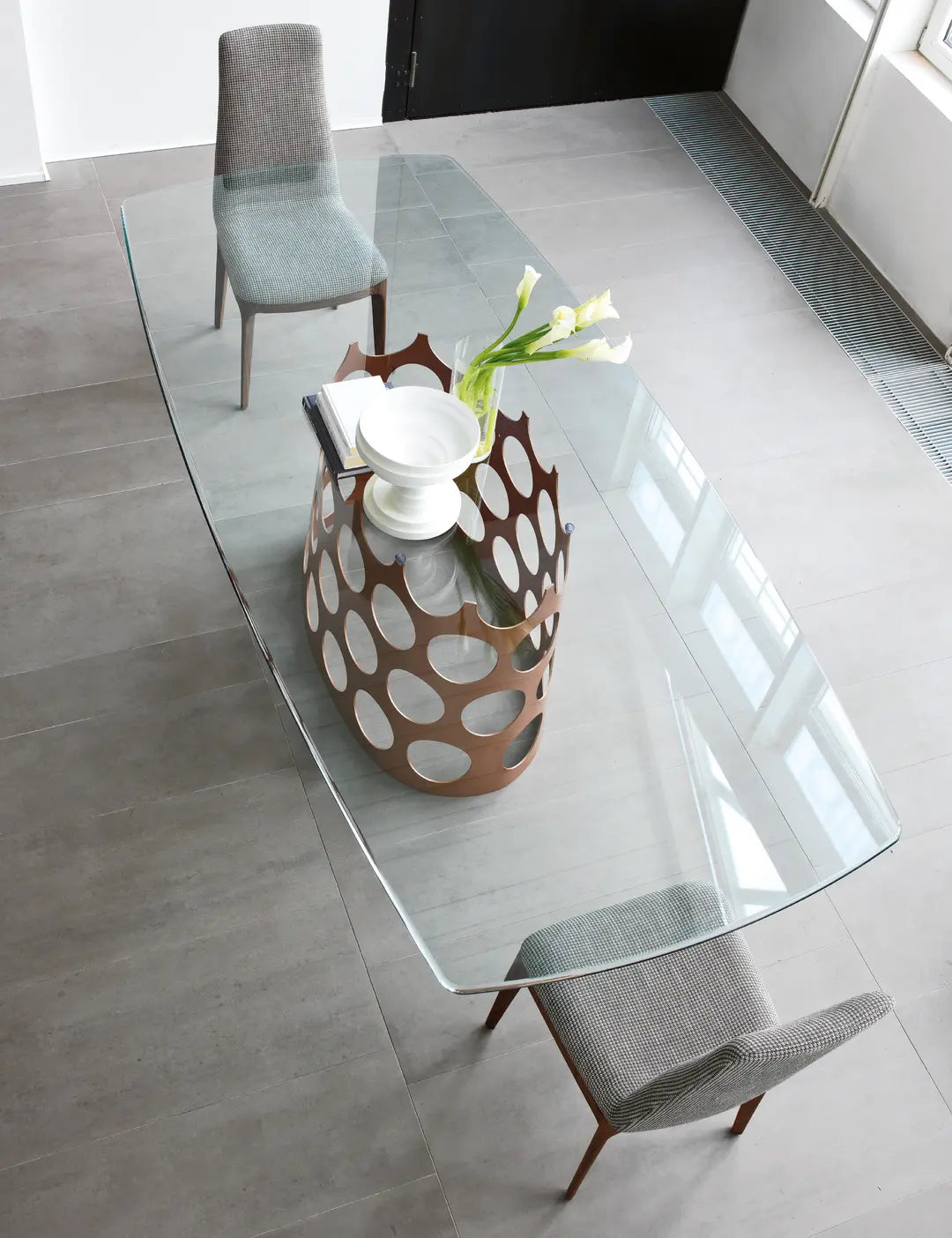 Porada Jean Round & Barrel Shaped Marble Dining Table