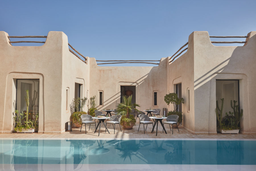 Manutti Radoc Barstool with Back