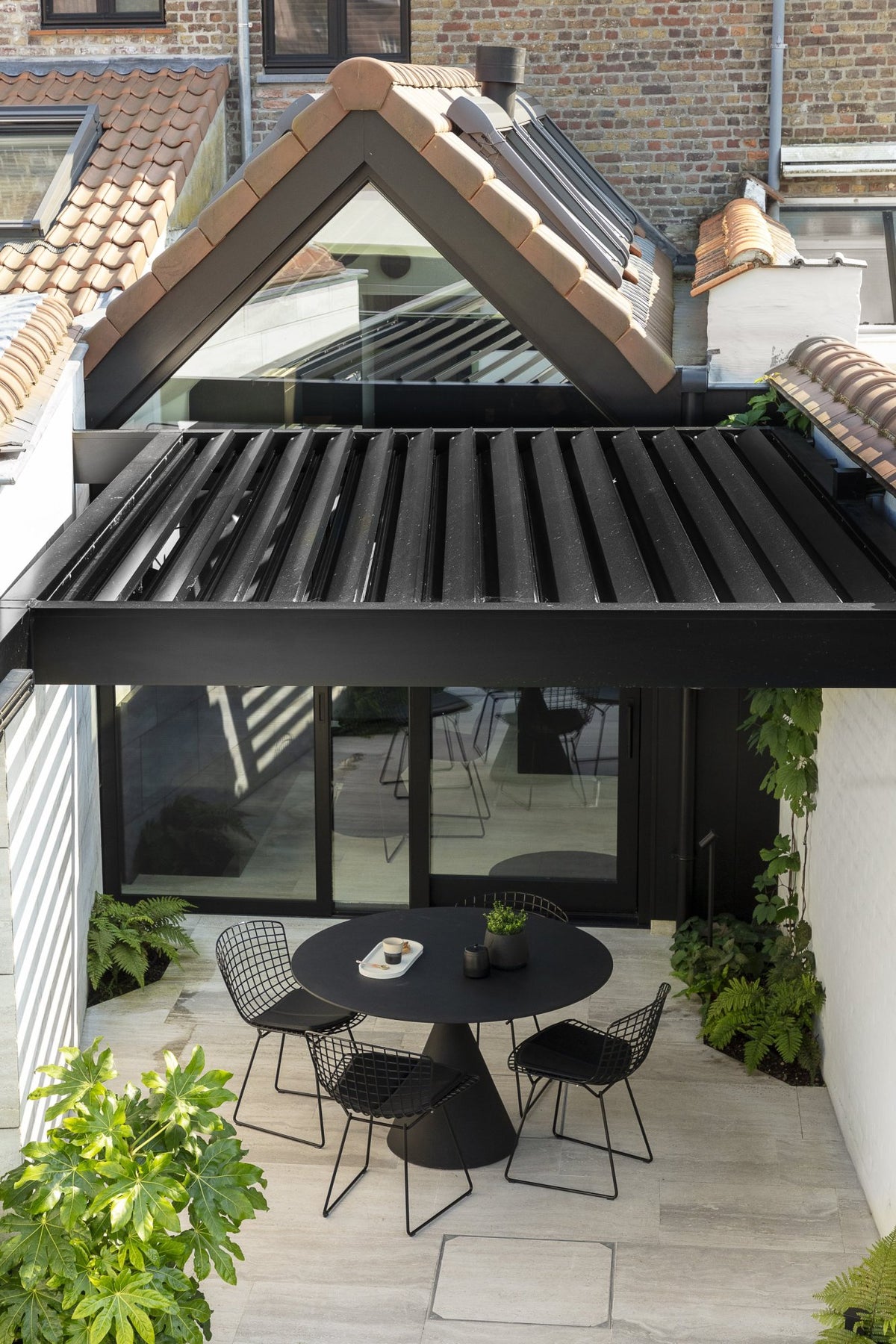 Secret Garden Roof Umbris Pergola – project photograph 3