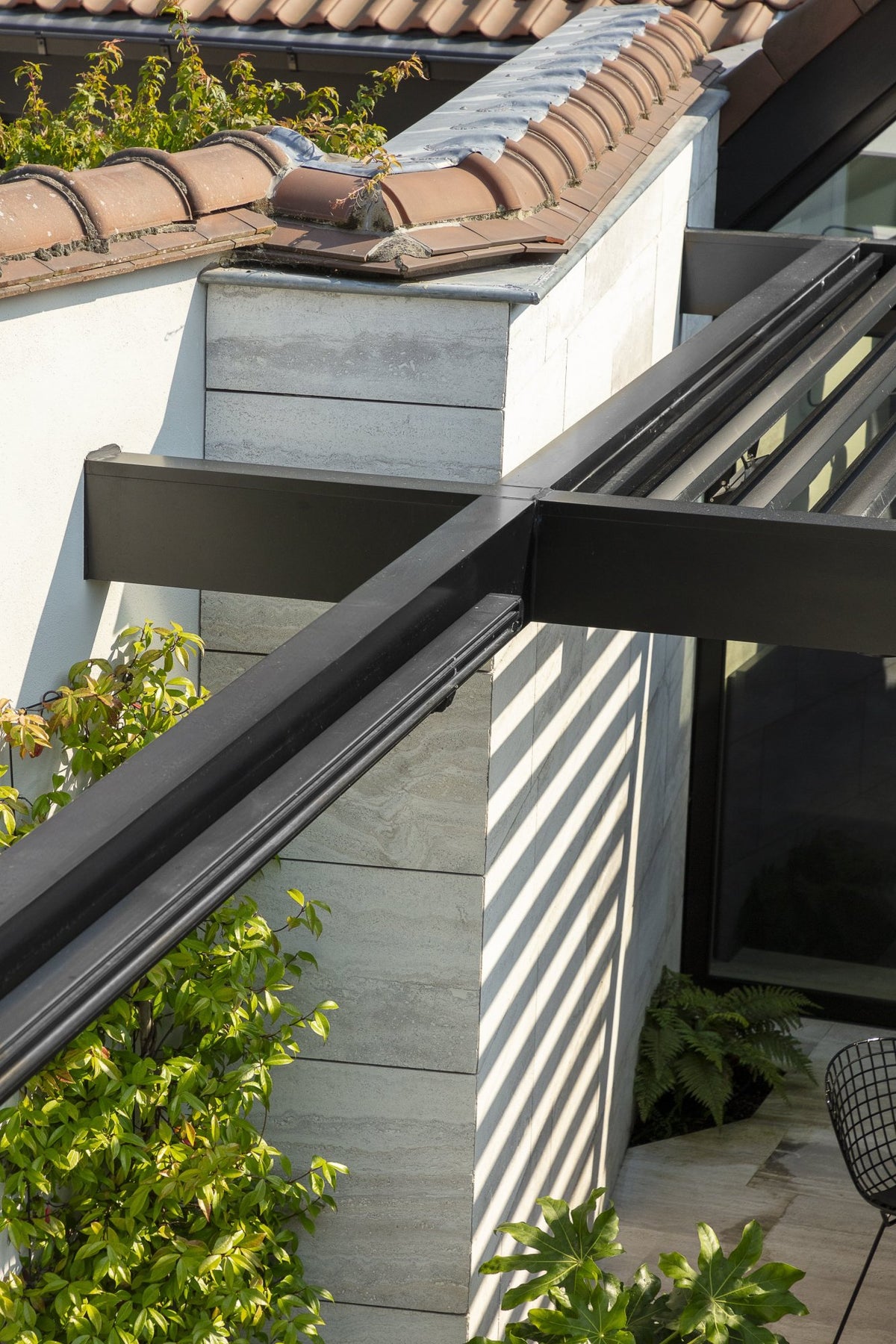 Secret Garden Roof Umbris Pergola – project photograph 10