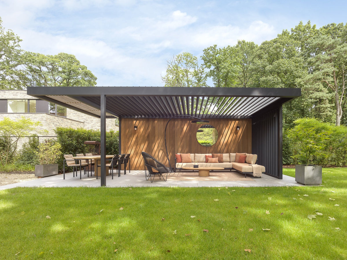 Stylishly Finished Garden Lounge Umbris Pergola – project photograph 02