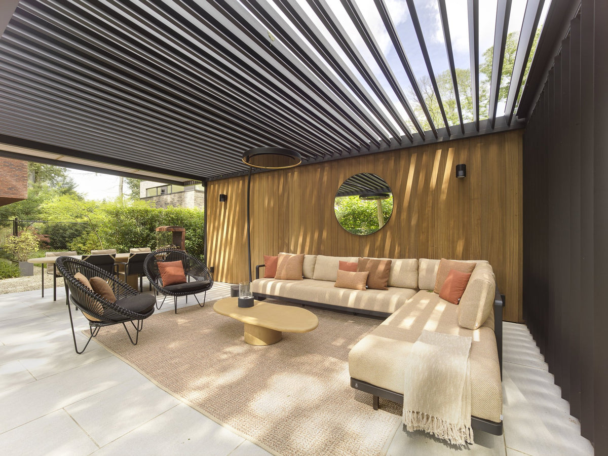 Stylishly Finished Garden Lounge Umbris Pergola – project photograph 03