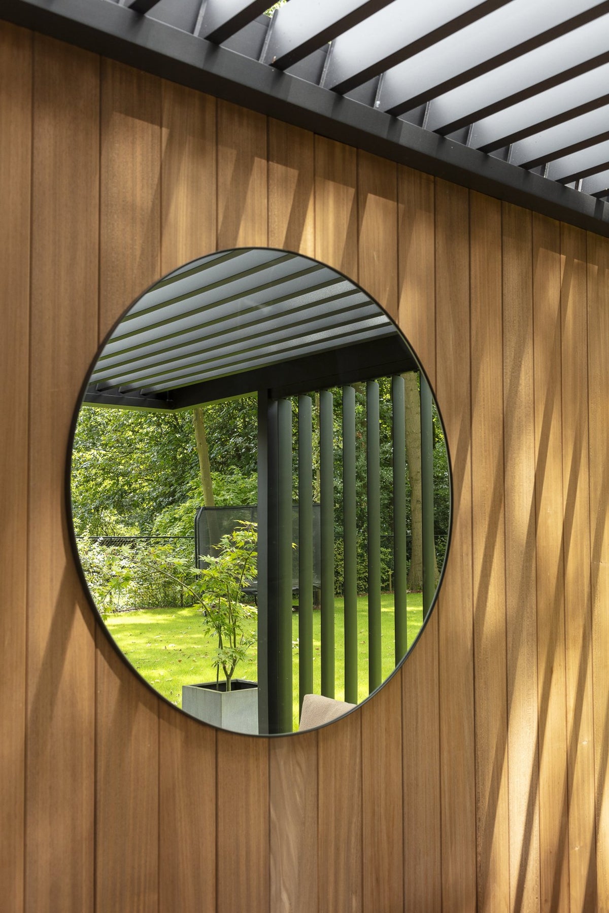 Stylishly Finished Garden Lounge Umbris Pergola – project photograph 11