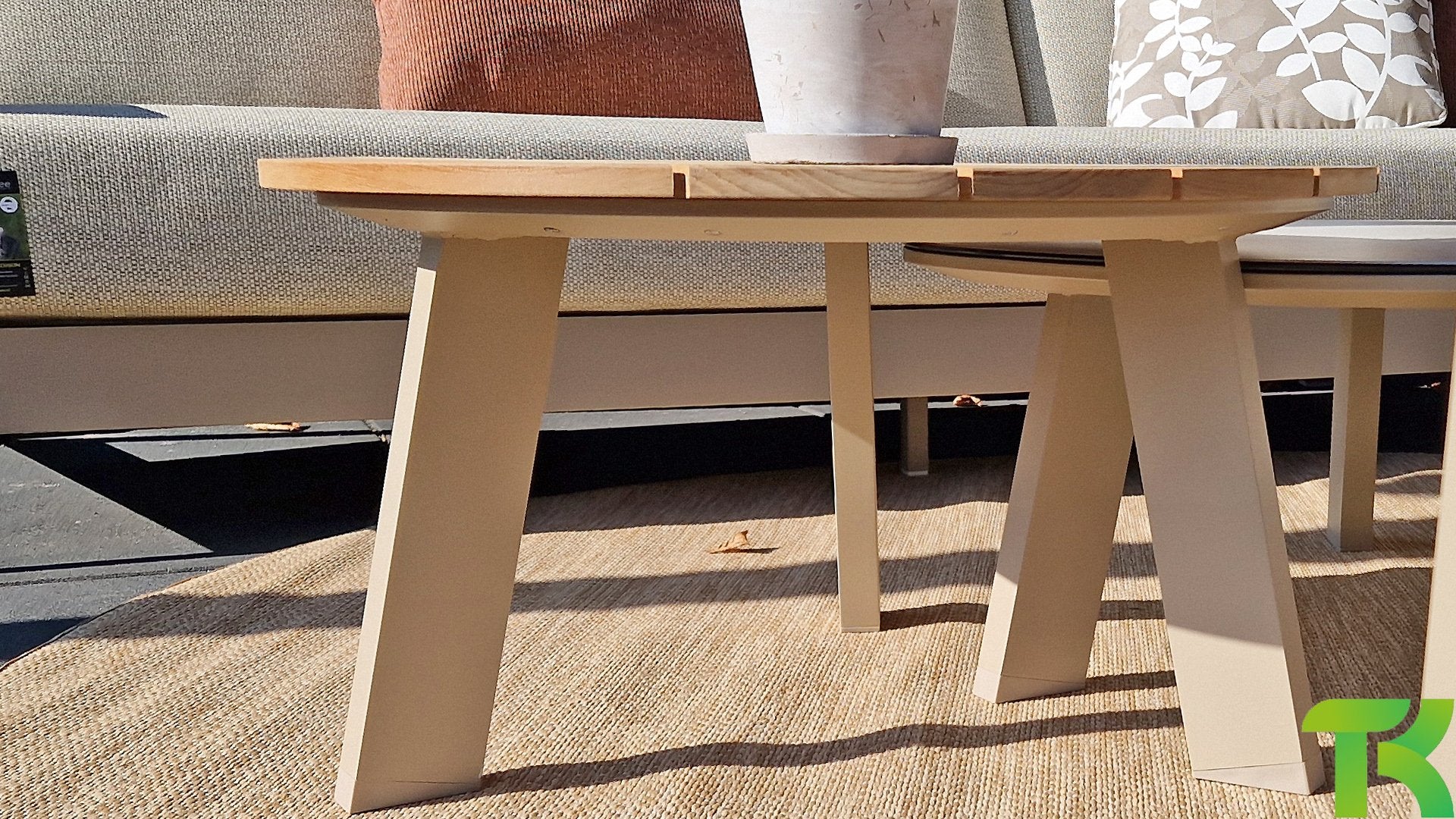 4 Seasons Outdoor Emma coffee table set Latte